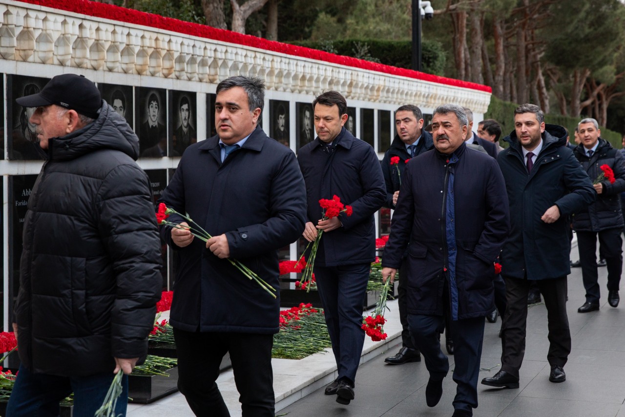 ADY rəhbərliyi Şəhidlər xiyabanında - FOTOLAR